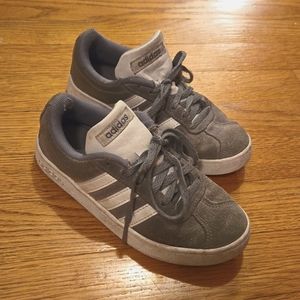 Adidas Tennis Shoes